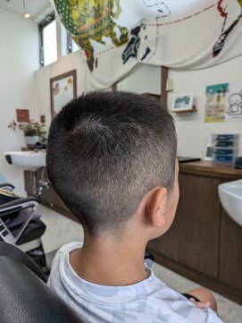バーバースマイルケーアンドケー(BARBER SMILE K&K) スポーツ刈り【エムバペ風】