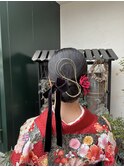 キレイめなシニヨン