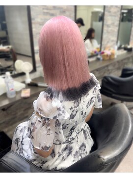 オズ 梅田店(OZ) ホワイトピンク×ブラック/エンドカラー