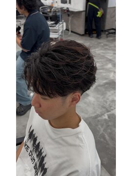 オム ブランシェ(HOMME BLANCHE’) 【Ryo】フェザーパーマ束間スタイル