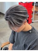 ホワイトシルバーアッシュバレイヤージュツーブロセンターパート