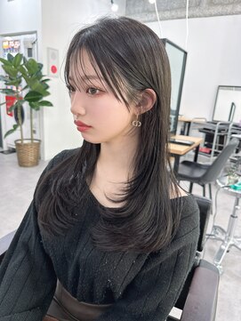 キティー サカエ(kiti SAKAE) グレージュ/レイヤーカット/ハッシュカット/オリーブベージュ/栄