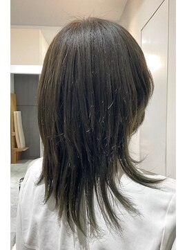 ゼル 新越谷店 ZELE 透明感あるオリーブベージュカラー