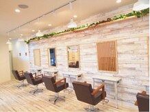 フゥカ 売市店(fuka)の雰囲気（明るい店内でゆっくりくつろげる癒しの空間。【八戸　売市店】）