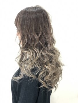 リタ ハマセン(LiTA. hamasen) グレージュ×グラデーション