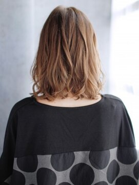 ヘアメイク ナル(hair make nalu) 透け感バングのセミウエットミックスカール