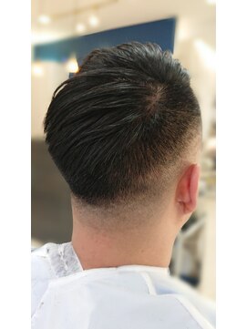 シアニスタ ツーブロック フェードカット