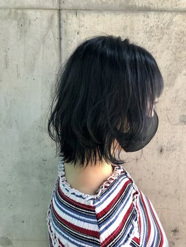 リヴァイヘアアプス(LEVI hair apus) 【LVEI】ウルフ×ミディアム×ブルーブラック