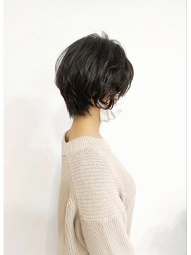 コヨミ(koyomi) 直毛さん必見!デジパーで柔らかショートスタイル20代/30代/40代