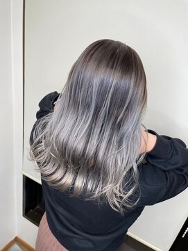 アイズ 本厚木(AIZU) コントラストバレイヤージュ