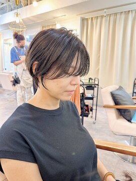 トッカ ヘアアンドトリートメント 難波店 小顔似合わせカット愛されクールショート20代/30代40代50代/難波