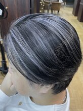 【白髪ぼかしコントラスト】で白髪染めの周期を変えれます！