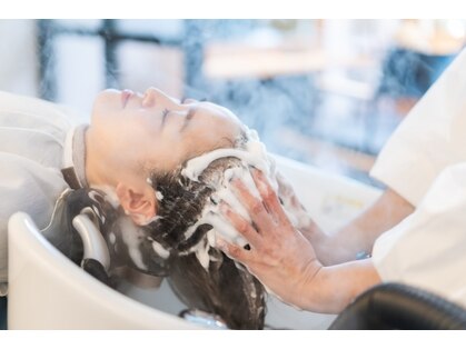 モア ヘアー ラウンジ ハザール 羽沢国大前店(moa hair lounge/ HAZZAR)の写真