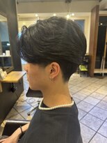 クワトロ オム 大阪梅田(QUATTRO HOMME)&nbsp;センターパート × テーパーフェード