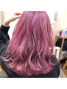 ヘアーメイクパーソナル 月一メンテナンスで綺麗に持続ピンク