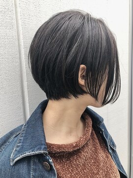 アンドチル 渋谷(AND CHILL) 丸みのある柔らかハンサムショート/センターパート/渋谷