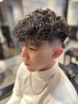 フランクスバーバー アンド ビアークラブ(FRANK'S BARBER and BEER CLUB) スペインカール