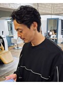 パーマや癖毛の方に人気！メンズサイドパートショートヘア