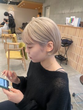 クーナバイトマト 横浜(Cuna by TOMTO) 【MISATO】ミルクティーベージュ_切りっぱなしボブ