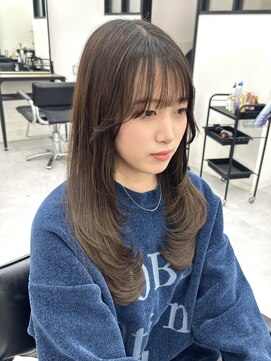 アンリ(Anli) 《Anli KANAKO》ロングレイヤー グレージュ ハッシュカット