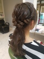 ノラ(Norah)&nbsp;セルフアレンジもできるローポニー