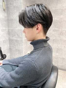 アンダーバーホワイト(_WHITE) スッキリ爽やかセンターパート