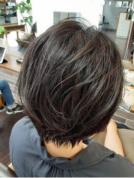 ヴィザヴィ 本蓮沼店(vis a vis)の写真/大人女性の日々のメンテナンスはプロにお任せ！髪と頭皮の健康を第一に考えた低刺激なカラー剤を使用◎