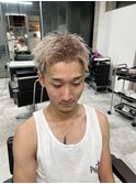 ハイトーン短髪無造作ブリーチカラー