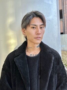 エアー 青山(AIR) ホワイトカラー/ハイライト/アップバング/ツーブロック/10代20代