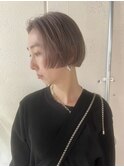 ラベンダーベージュ前上がりボブ