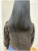 ワンレンロング　切り揃えカット　ブラントカット　アッシュ