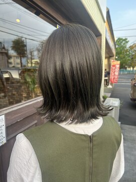 フラクト(FLact) 切りっぱなし_カーキアッシュ_大人可愛いスタイル