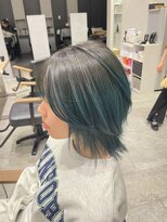 アヴァンス セブンパーク天美 松原店(AVANCE.)&nbsp;ブルー×グレー　レイヤーショート