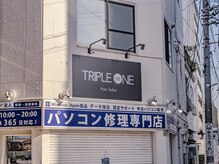 トリプルワン(111)の雰囲気（ビルの2Fにあります。看板が目印です。）