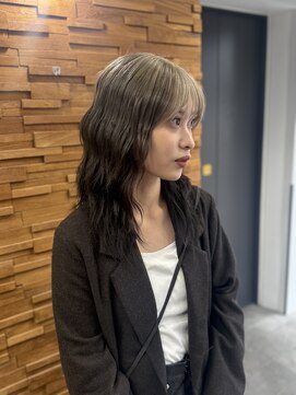 ラピス 横浜(Lapis) ルーツカラーホワイトブロンド