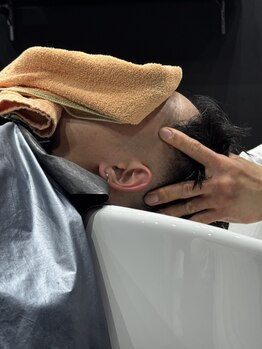 ファヴォ(FAVO)の写真/極上のリラクゼーション時間に。普段落とせない汚れを除去して、清潔な頭皮に導くスパをご体験ください。