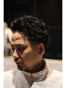 キングスマントーキョー 多摩センター2nd(KINGSMAN TOKYO) パーマ×テーパーフェード