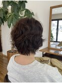 ショート ボブ ベース・元々のくせを活かして動きのあるスタイル
