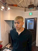 ビーバイエイトジェンツ(Bee by EIGHT GENTS)&nbsp;MEN’S HAIR/サーフカール/刈り上げセンターパート/心斎橋
