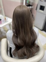 リー 梅田(Lee)&nbsp;eri/ケアブリーチ1～2回/くすみベージュ/グレージュ/ハイトーン