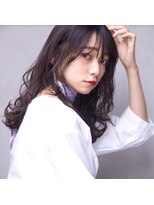 アトリエ フェム(atelier.fem)&nbsp;atelier.fem　暗髪でも可愛いロングウェーブ