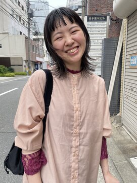 リル(Lilu) オン眉の黒髪ウルフカットが涼しげなお客様。クロカワケンタ