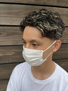 スリーク 吹田店(Sleek) スパイラルパーマ×金メッシュ