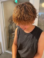 ハク アトリエ(HaKU atelier)&nbsp;メンズライクショートマッシュ波打ちパーマブリーチハイトーン