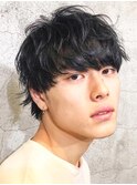 メンズ黒髪ツーブロックマッシュウルフ ニュアンスパーマ
