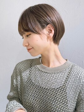 アンド ストーリーズ(&STORIES) 前髪あり耳掛け丸みくびれショートボブ20代30代40代50代（蘭）