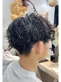 ツイストスパイラルパーマメンズマッシュ刈り上げ　奥東巧真
