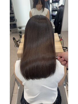 エラ(Ella) 自然な艶と透明感の髪質改善カラー