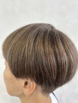 リコサロン(Lico Salon)&nbsp;インナーカラーと白髪ぼかしで、白髪も楽しむヘアスタイル