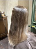 ヘーゼルベージュシルバーベージュグラデーションカラー